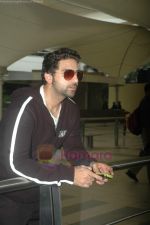 Abhishek Bachchan return from Toronto in Mumbai Airport on 27th June 2011 (50).JPG